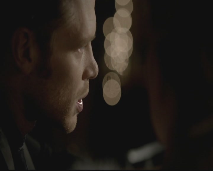 VampireDiariesWorld-dot-org_TheOriginals1x03TangledUpInBlue1938.jpg