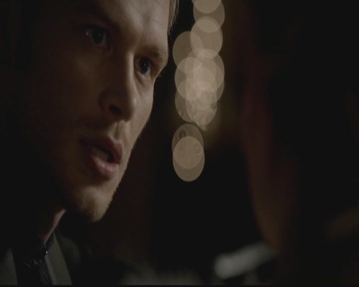 VampireDiariesWorld-dot-org_TheOriginals1x03TangledUpInBlue1940.jpg