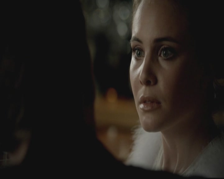 VampireDiariesWorld-dot-org_TheOriginals1x03TangledUpInBlue1941.jpg