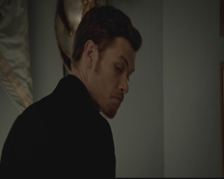 VampireDiariesWorld-dot-org_TheOriginals1x03TangledUpInBlue2002.jpg