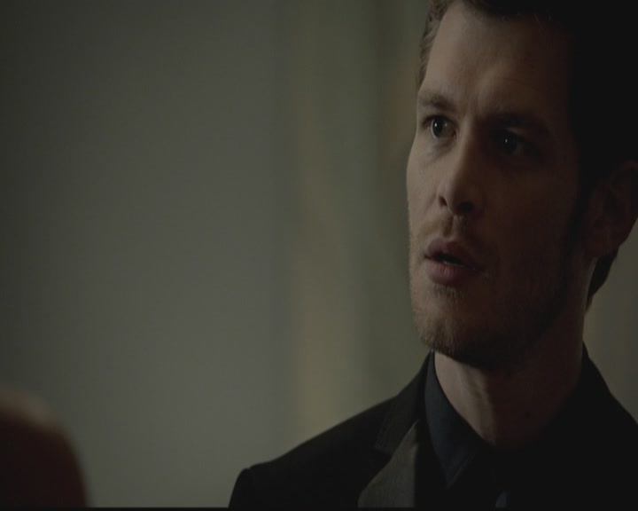 VampireDiariesWorld-dot-org_TheOriginals1x03TangledUpInBlue2020.jpg