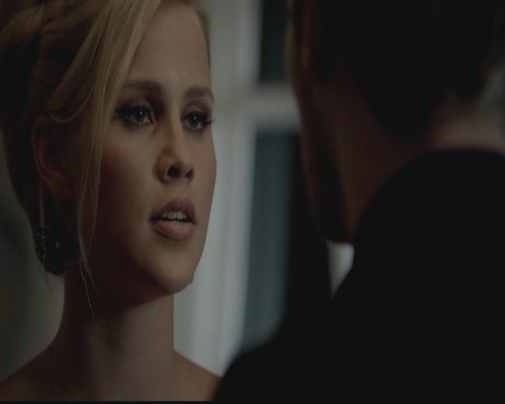 VampireDiariesWorld-dot-org_TheOriginals1x03TangledUpInBlue2062.jpg