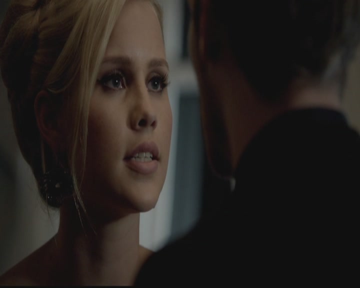 VampireDiariesWorld-dot-org_TheOriginals1x03TangledUpInBlue2063.jpg