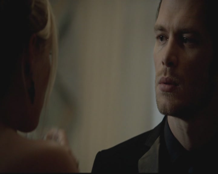 VampireDiariesWorld-dot-org_TheOriginals1x03TangledUpInBlue2067.jpg