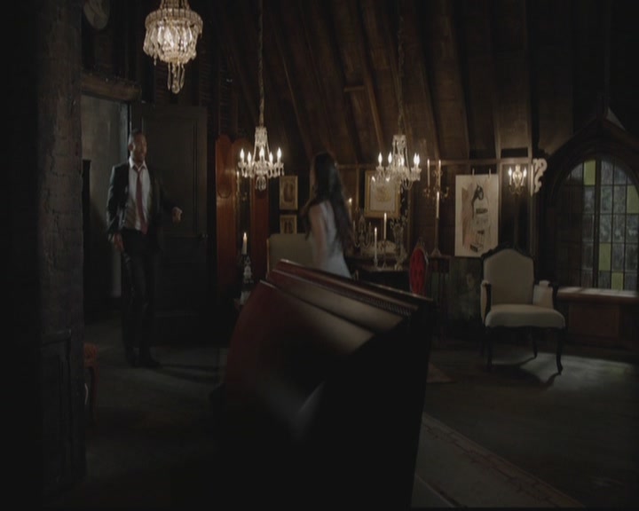 VampireDiariesWorld-dot-org_TheOriginals1x03TangledUpInBlue2083.jpg