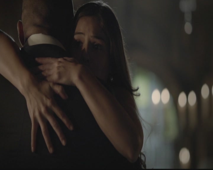 VampireDiariesWorld-dot-org_TheOriginals1x03TangledUpInBlue2085.jpg