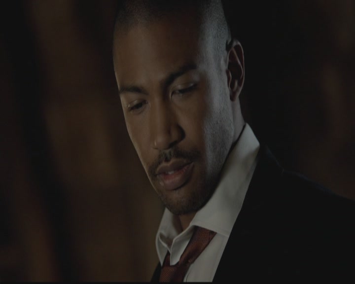 VampireDiariesWorld-dot-org_TheOriginals1x03TangledUpInBlue2112.jpg