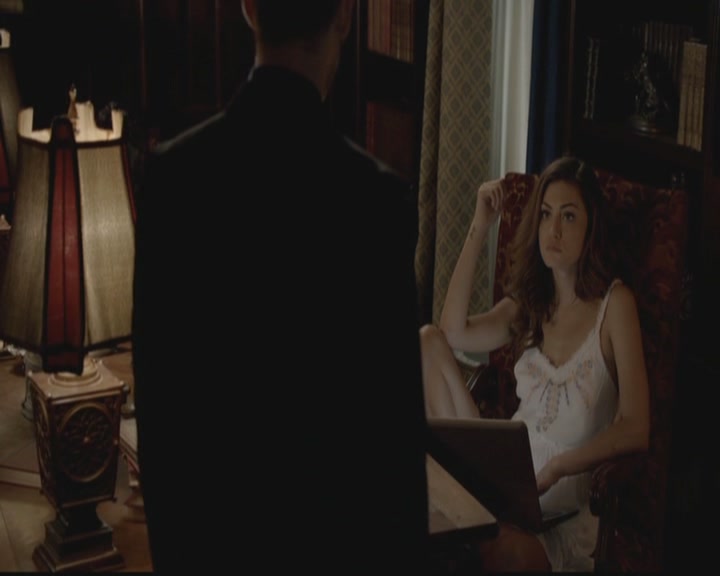 VampireDiariesWorld-dot-org_TheOriginals1x03TangledUpInBlue2130.jpg