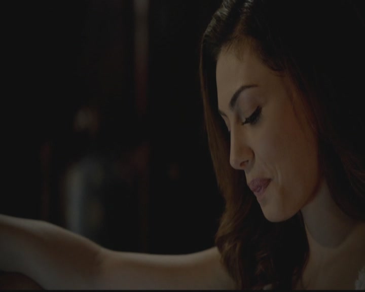 VampireDiariesWorld-dot-org_TheOriginals1x03TangledUpInBlue2135.jpg