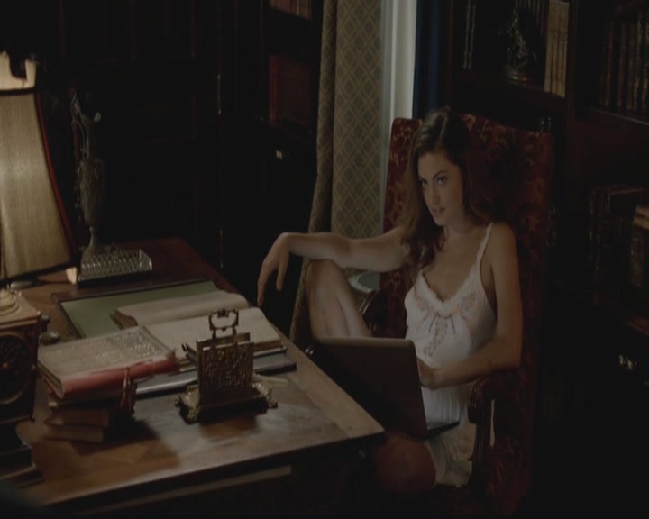 VampireDiariesWorld-dot-org_TheOriginals1x03TangledUpInBlue2169.jpg