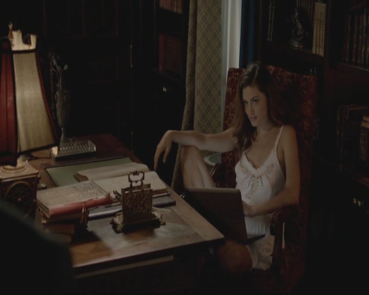 VampireDiariesWorld-dot-org_TheOriginals1x03TangledUpInBlue2170.jpg