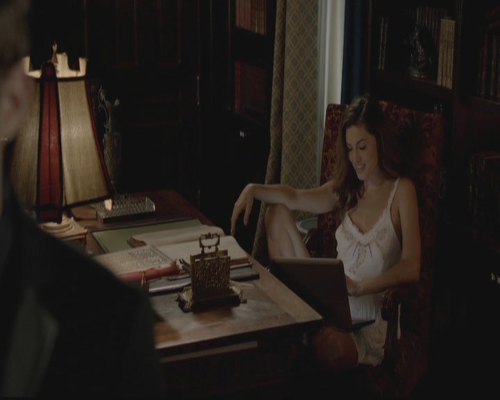 VampireDiariesWorld-dot-org_TheOriginals1x03TangledUpInBlue2172.jpg