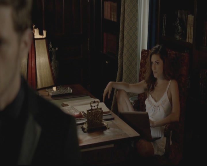 VampireDiariesWorld-dot-org_TheOriginals1x03TangledUpInBlue2173.jpg