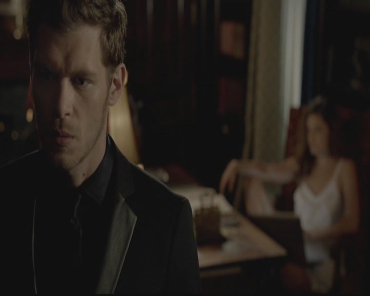 VampireDiariesWorld-dot-org_TheOriginals1x03TangledUpInBlue2175.jpg