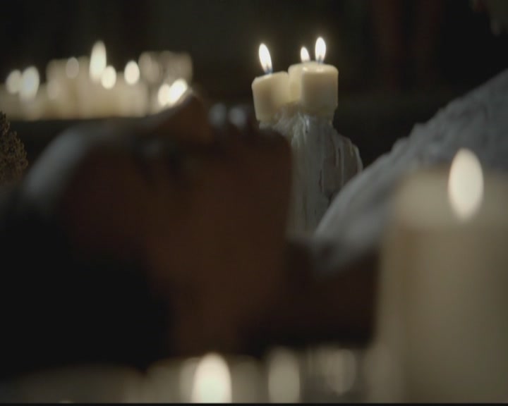 VampireDiariesWorld-dot-org_TheOriginals1x03TangledUpInBlue2227.jpg