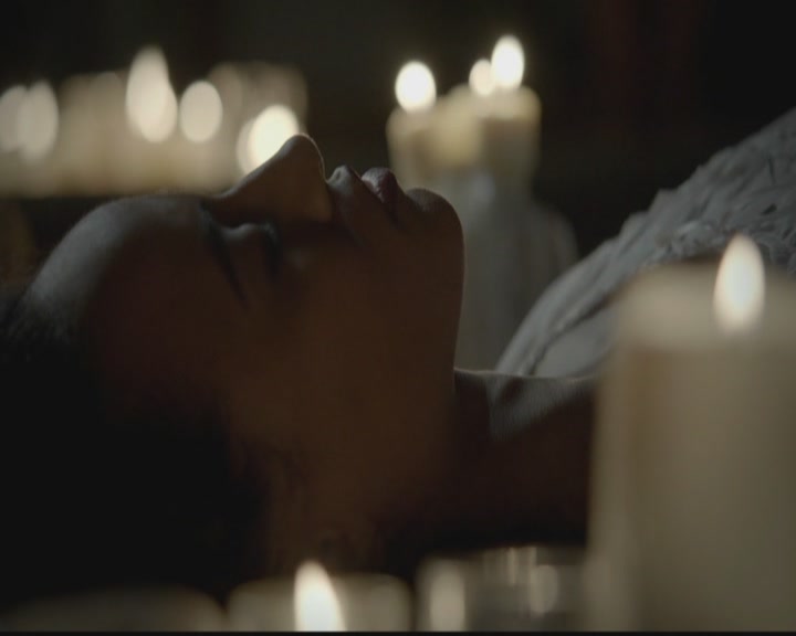 VampireDiariesWorld-dot-org_TheOriginals1x03TangledUpInBlue2229.jpg