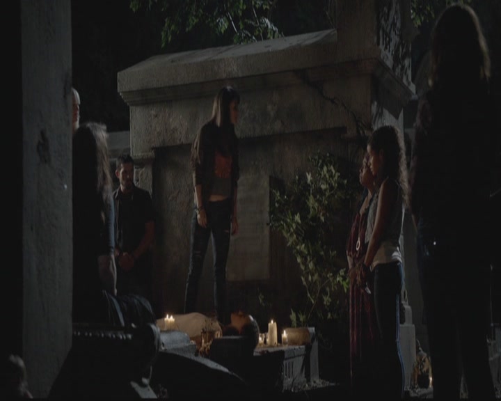 VampireDiariesWorld-dot-org_TheOriginals1x03TangledUpInBlue2241.jpg