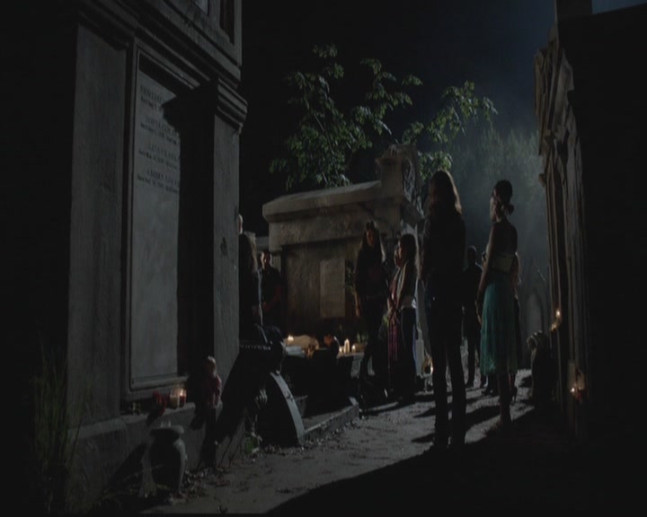 VampireDiariesWorld-dot-org_TheOriginals1x03TangledUpInBlue2248.jpg