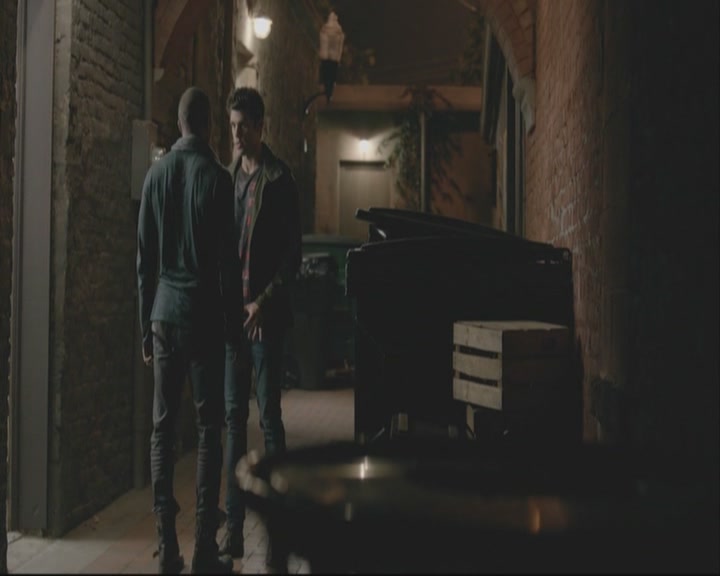 VampireDiariesWorld-dot-org_TheOriginals1x04GirlInNewOrleans-deletedscene0049.jpg