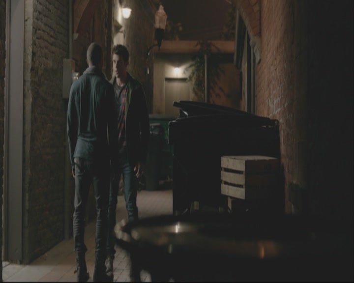 VampireDiariesWorld-dot-org_TheOriginals1x04GirlInNewOrleans-deletedscene0050.jpg