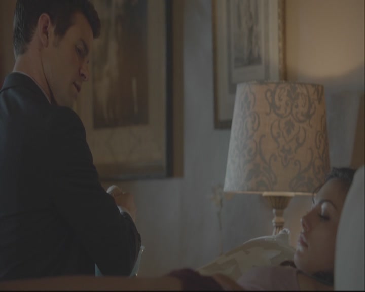 VampireDiariesWorld-dot-org_TheOriginals1x06FruitsOfThePoisonedTree-deletedscene0016.jpg