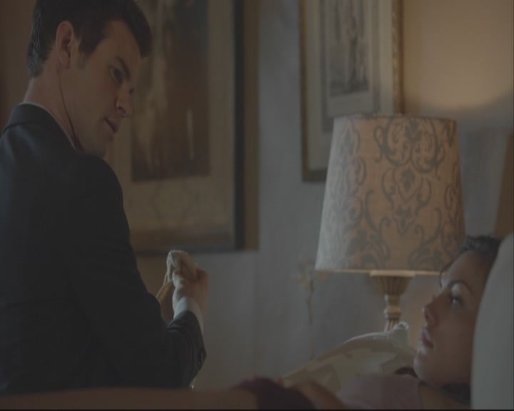 VampireDiariesWorld-dot-org_TheOriginals1x06FruitsOfThePoisonedTree-deletedscene0017.jpg