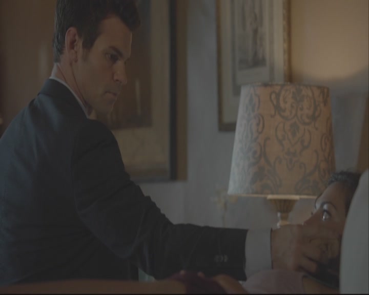 VampireDiariesWorld-dot-org_TheOriginals1x06FruitsOfThePoisonedTree-deletedscene0021.jpg