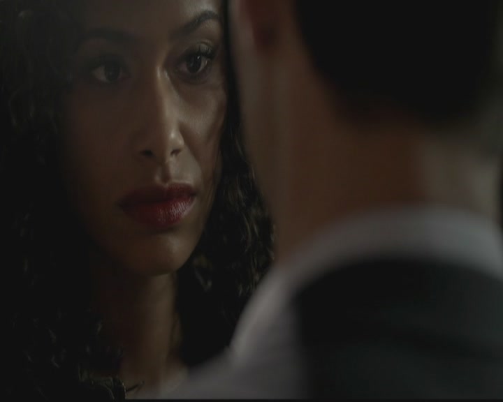 VampireDiariesWorld-dot-org_TheOriginals1x06FruitsOfThePoisonedTree0765.jpg