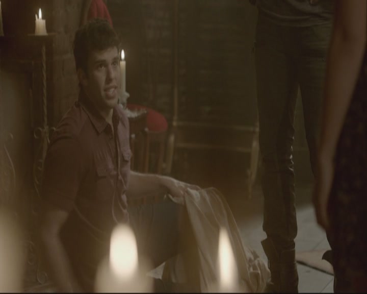 VampireDiariesWorld-dot-org_TheOriginals1x07Bloodletting-deletedscenes0039.jpg