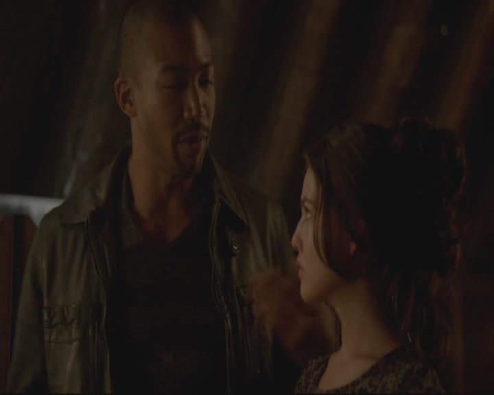 VampireDiariesWorld-dot-org_TheOriginals1x07Bloodletting-deletedscenes0059.jpg