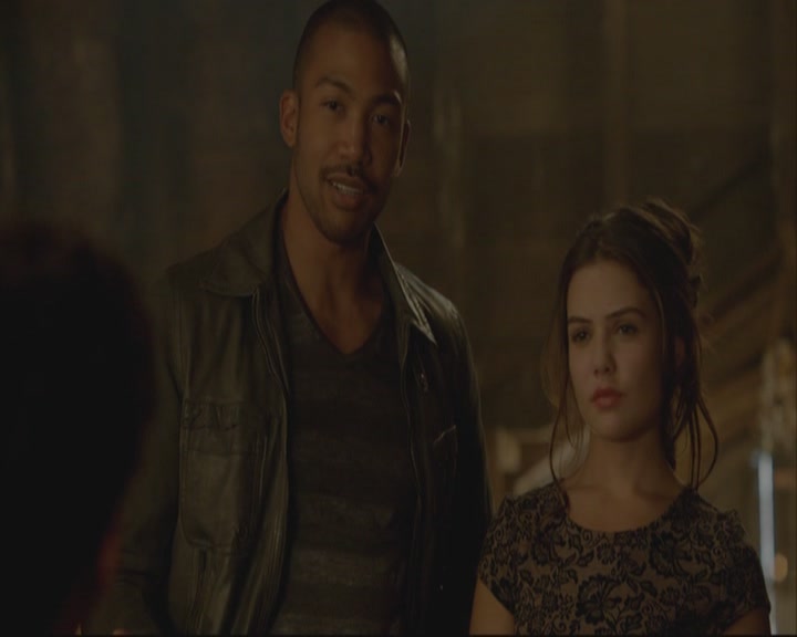 VampireDiariesWorld-dot-org_TheOriginals1x07Bloodletting-deletedscenes0067.jpg