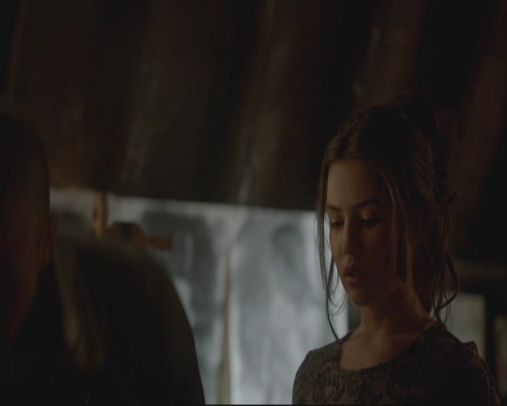 VampireDiariesWorld-dot-org_TheOriginals1x07Bloodletting-deletedscenes0110.jpg