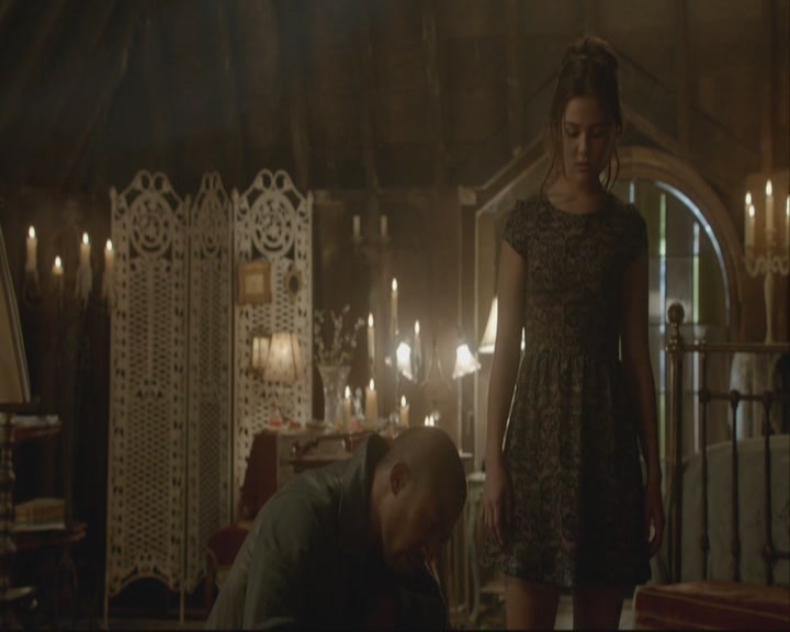 VampireDiariesWorld-dot-org_TheOriginals1x07Bloodletting-deletedscenes0114.jpg