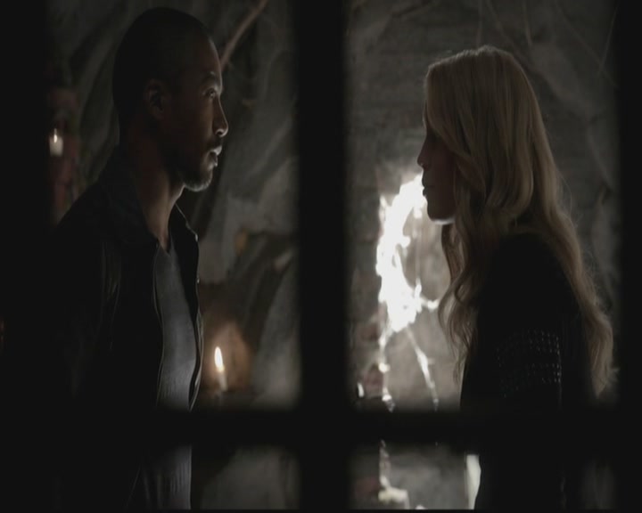 VampireDiariesWorld-dot-org_TheOriginals1x07Bloodletting1650.jpg