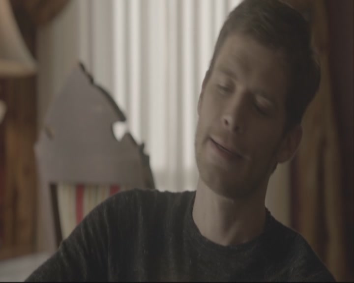 VampireDiariesWorld-dot-org_TheOriginals1x08TheRiverInReverse-deletedscene0110.jpg