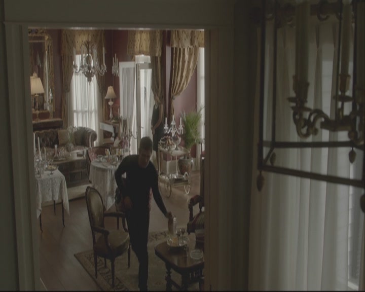 VampireDiariesWorld-dot-org_TheOriginals1x08TheRiverInReverse-deletedscene0115.jpg