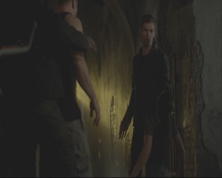 VampireDiariesWorld-dot-org_TheOriginals1x08TheRiverInReverse-deletedscene0368.jpg