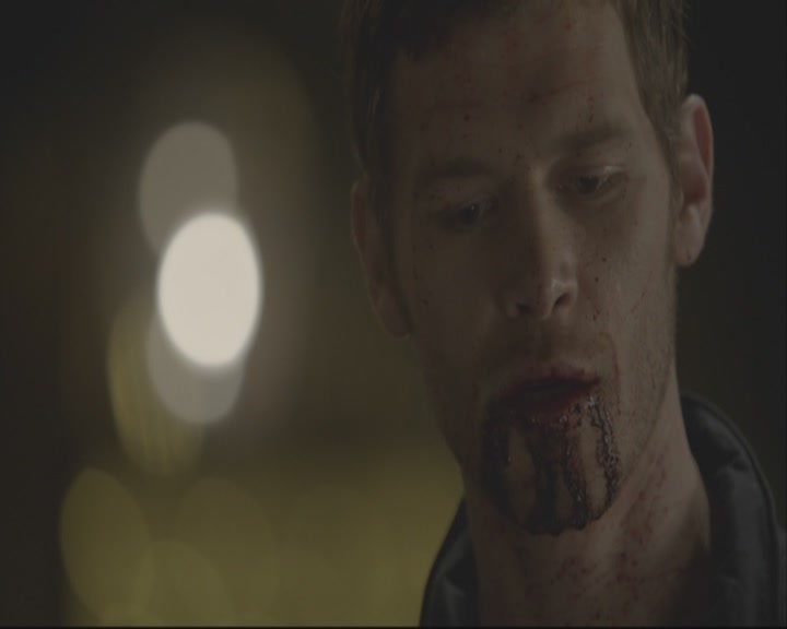 VampireDiariesWorld-dot-org_TheOriginals1x08TheRiverInReverse-deletedscene0393.jpg