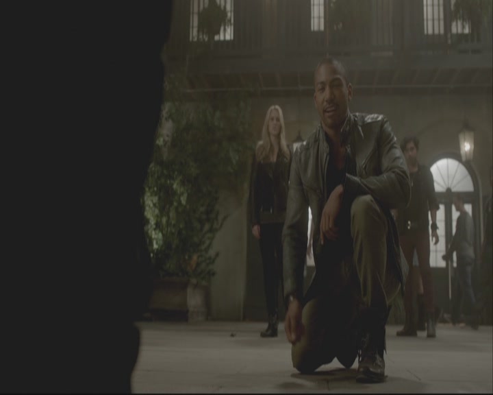 VampireDiariesWorld-dot-org_TheOriginals1x08TheRiverInReverse-deletedscene0396.jpg