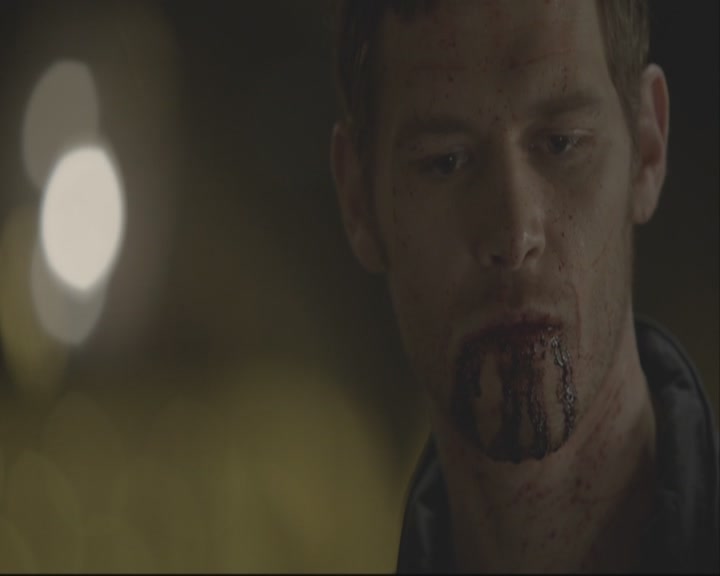 VampireDiariesWorld-dot-org_TheOriginals1x08TheRiverInReverse-deletedscene0401.jpg