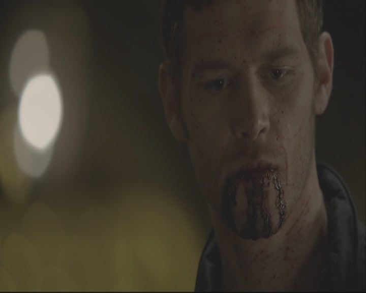 VampireDiariesWorld-dot-org_TheOriginals1x08TheRiverInReverse-deletedscene0402.jpg