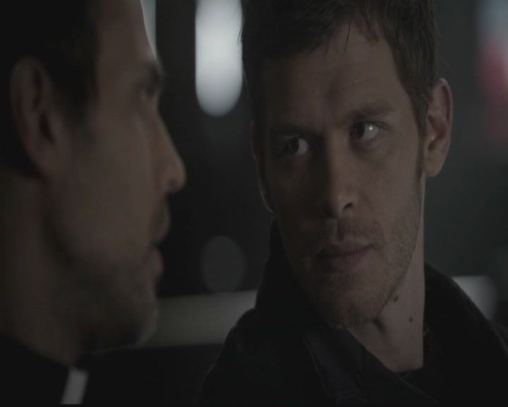 VampireDiariesWorld-dot-org_TheOriginals1x08TheRiverInReverse0911.jpg