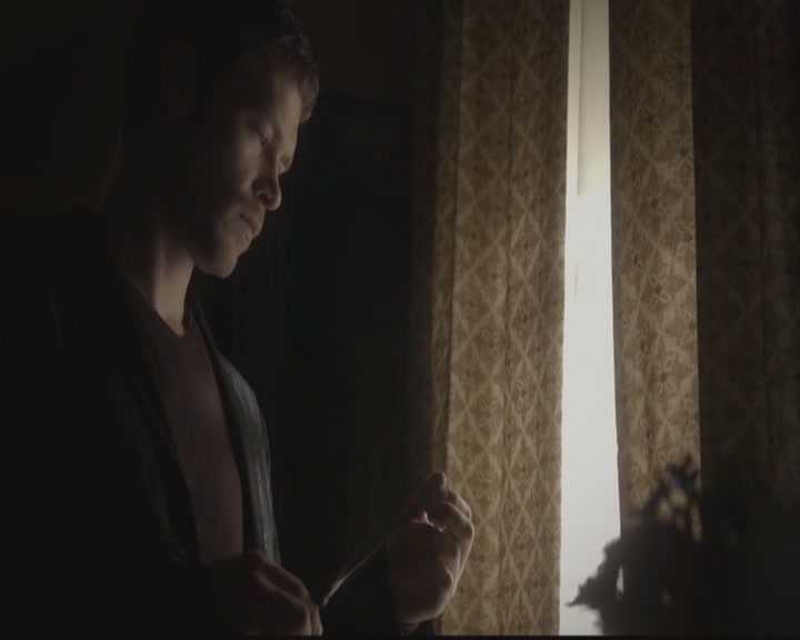 VampireDiariesWorld-dot-org_TheOriginals1x08TheRiverInReverse2077.jpg