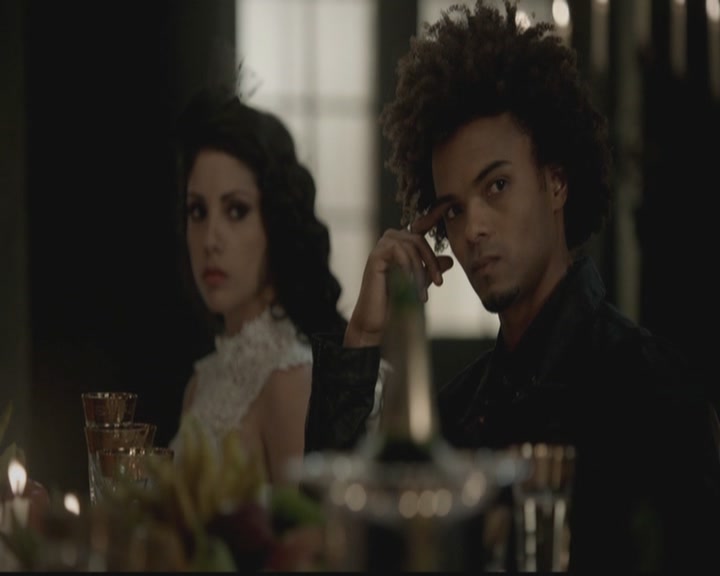 VampireDiariesWorld-dot-org_TheOriginals1x09ReigningPainInNewOrleans0048.jpg