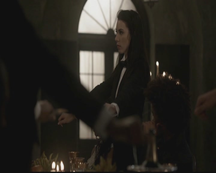 VampireDiariesWorld-dot-org_TheOriginals1x09ReigningPainInNewOrleans0079.jpg