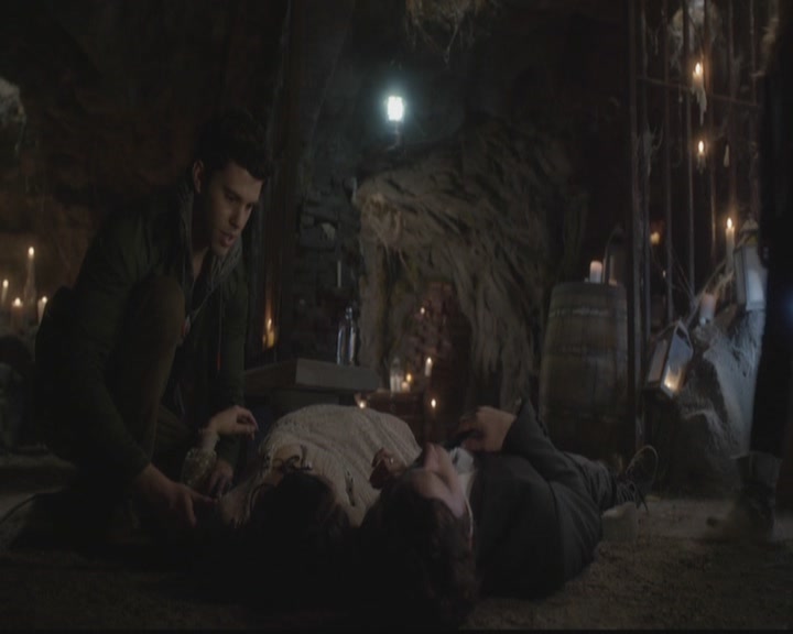 VampireDiariesWorld-dot-org_TheOriginals1x10TheCasketGirls4164.jpg