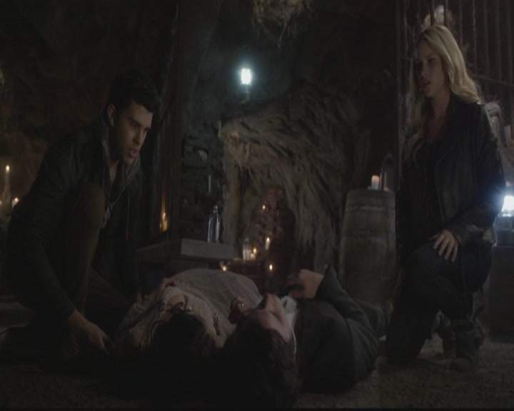 VampireDiariesWorld-dot-org_TheOriginals1x10TheCasketGirls4166.jpg