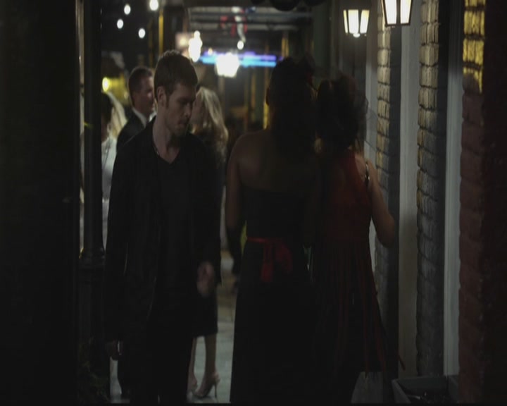 VampireDiariesWorld-dot-org_TheOriginals1x10TheCasketGirls4448.jpg