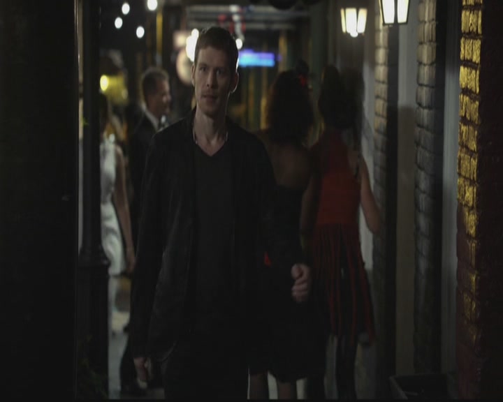 VampireDiariesWorld-dot-org_TheOriginals1x10TheCasketGirls4449.jpg