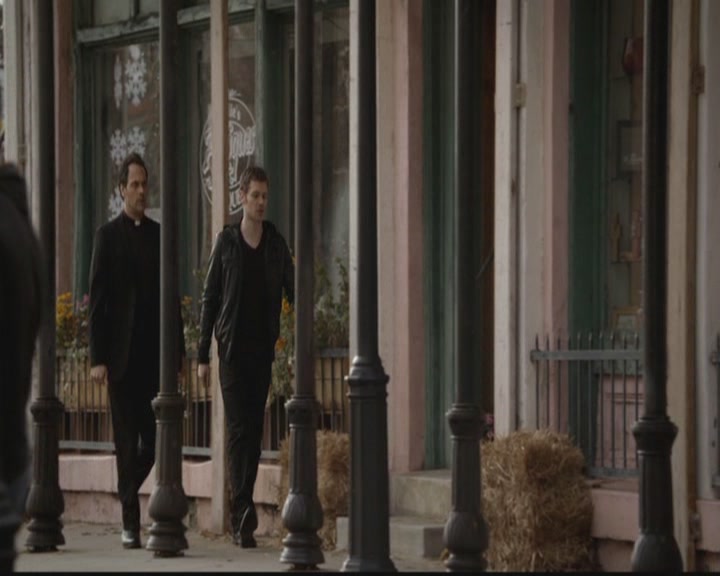 VampireDiariesWorld-dot-org_TheOriginals1x11ApresMoileDeluge0559.jpg